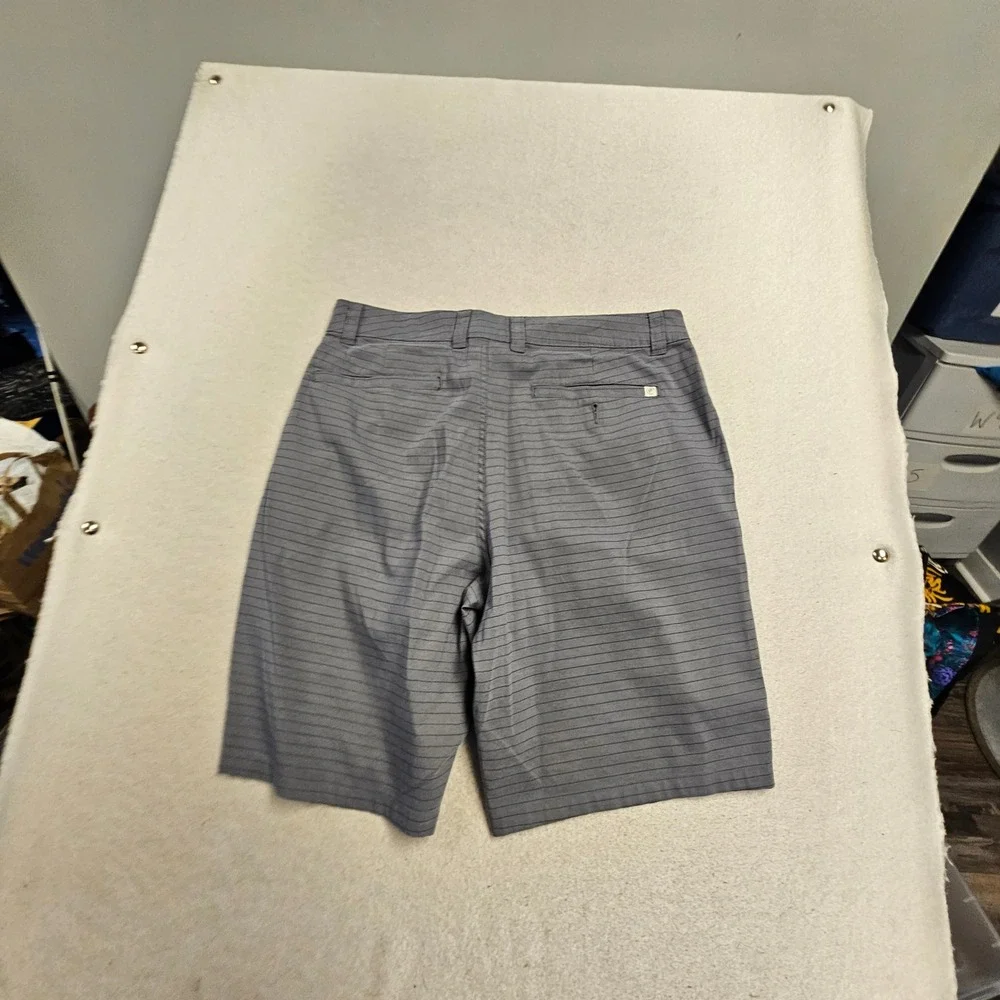 Hang Ten Mens Grey Striped Flat Front Casual Shorts Size 34 California Classic